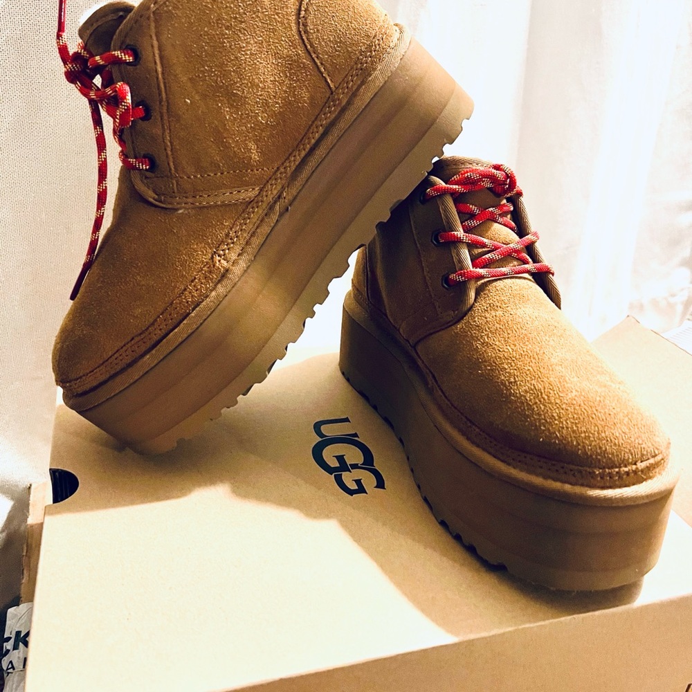 UGG Heritage platform woman’s size 8 in chestnut color